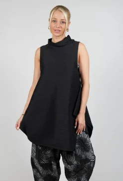 Isej Top in Black