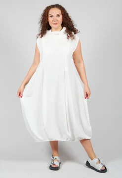 Jahrest Dress in Schnee