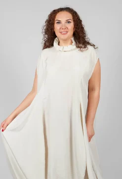 Jahrest Dress in Stroh