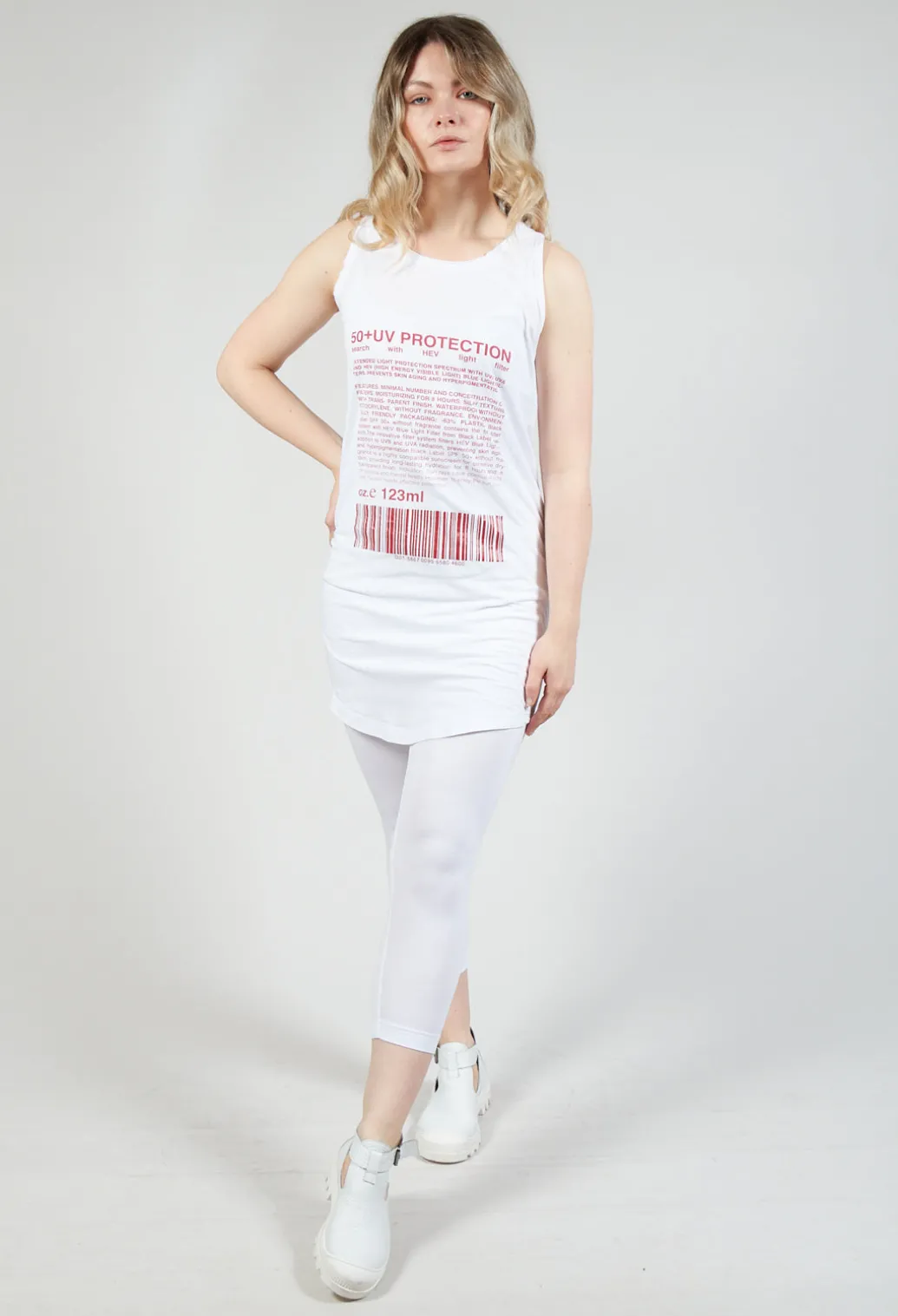 Jersey Vest Top with Motif in Chili Print