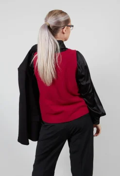 Junai Vest in Scarlet