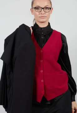 Junai Vest in Scarlet