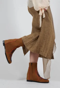 Kandy Wedge in Suede Spice