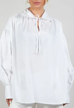 Keyhole shirt in White