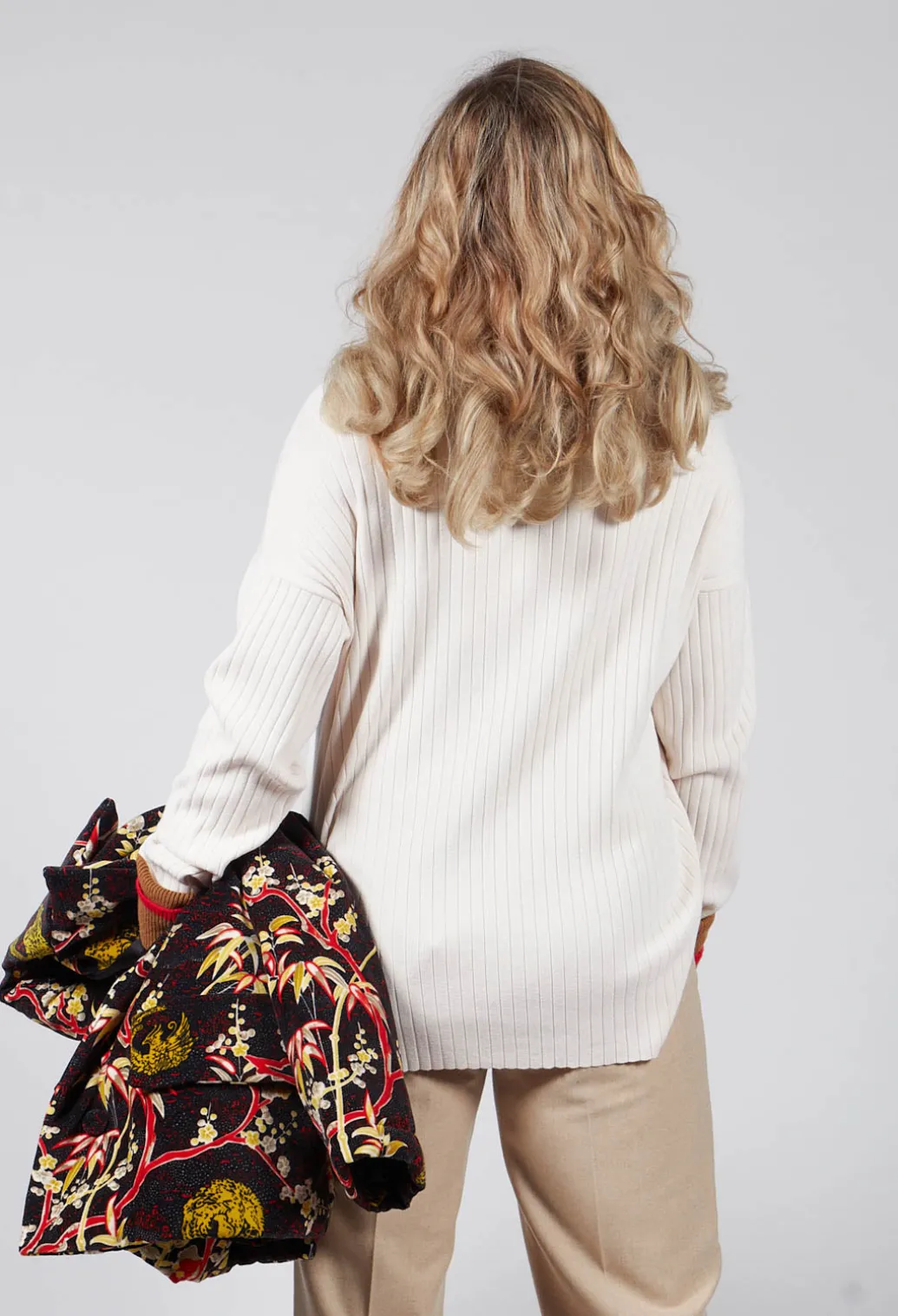 Knitted Collar V Neck Loose Fit Jumper in Biege