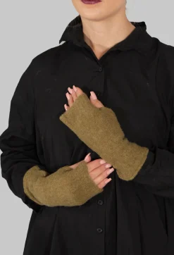 Knitted Mittens in Bronze