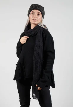 Knitted Scarf in Black