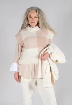 Knitted Vest Checked Jaquard in Beige
