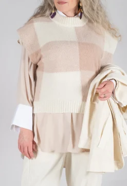 Knitted Vest Checked Jaquard in Beige