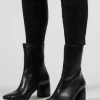 Kubric Block Heel Boot in Nero