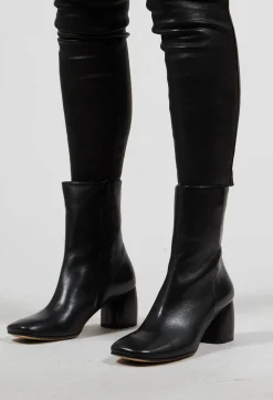 Kubric Block Heel Boot in Nero