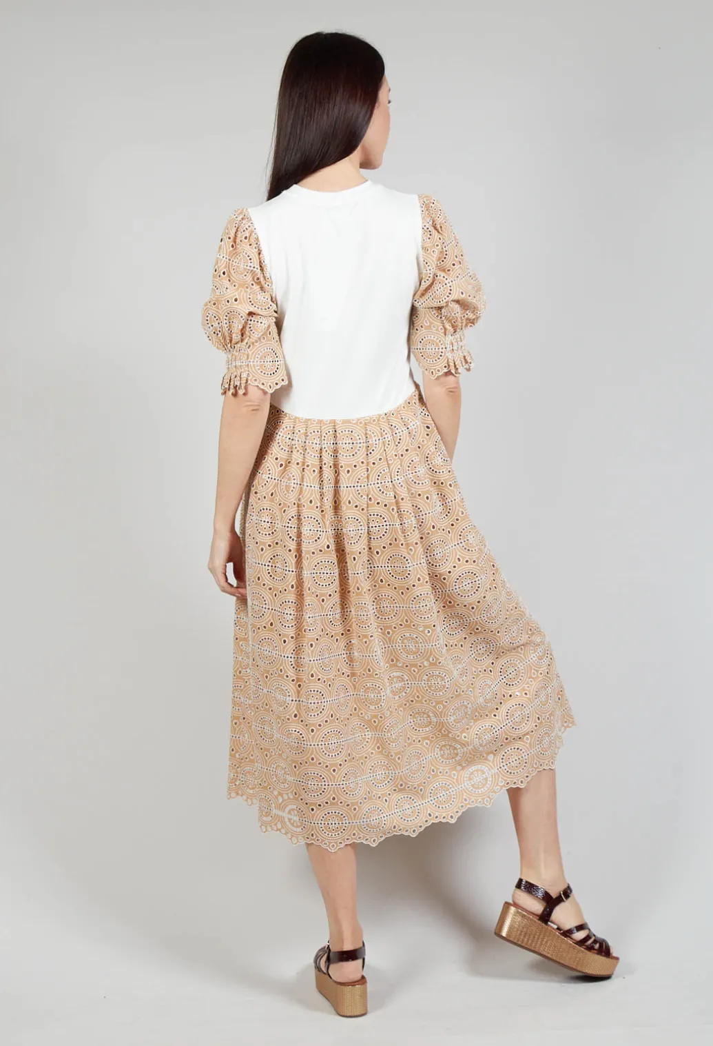 Lace Dress in Sabbia