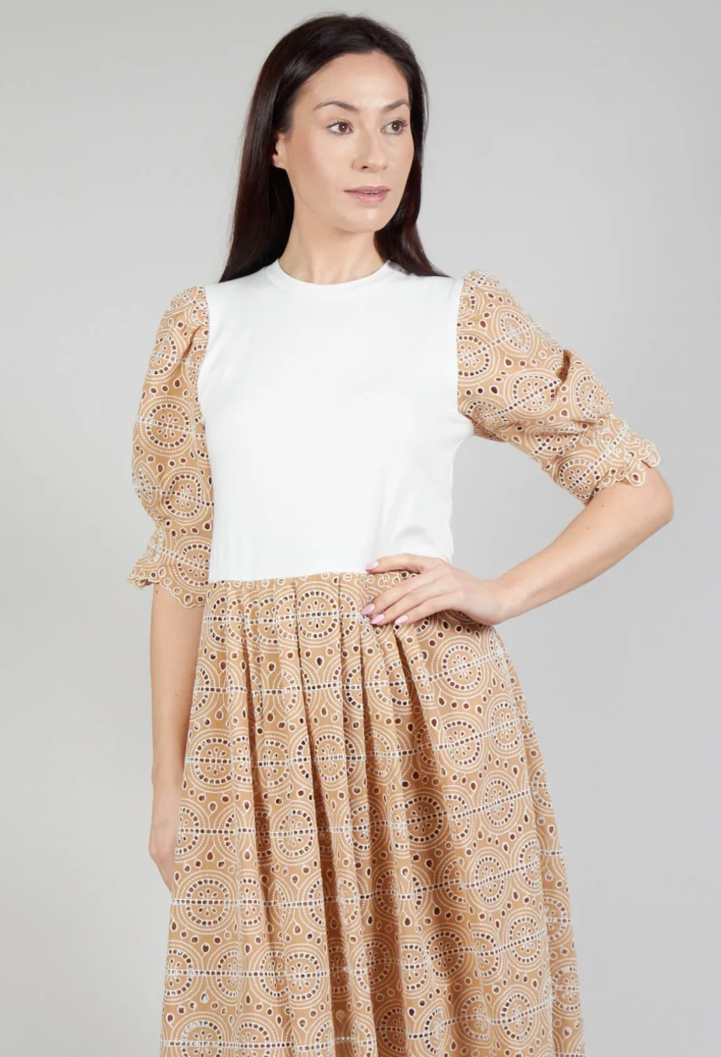 Lace Dress in Sabbia