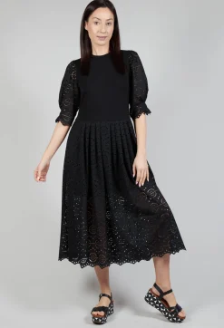 Lace Dress in Summer Black