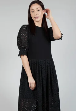 Lace Dress in Summer Black