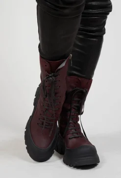 Lace Up Boots In Gasoline Lagrain