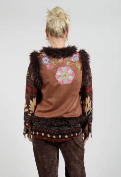 Lavina Gillet in Marron