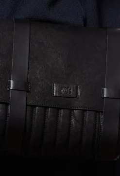 Leather Messenger Bag in Black