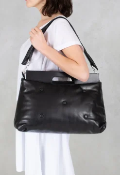 Leather Shoulder Bag in Nero