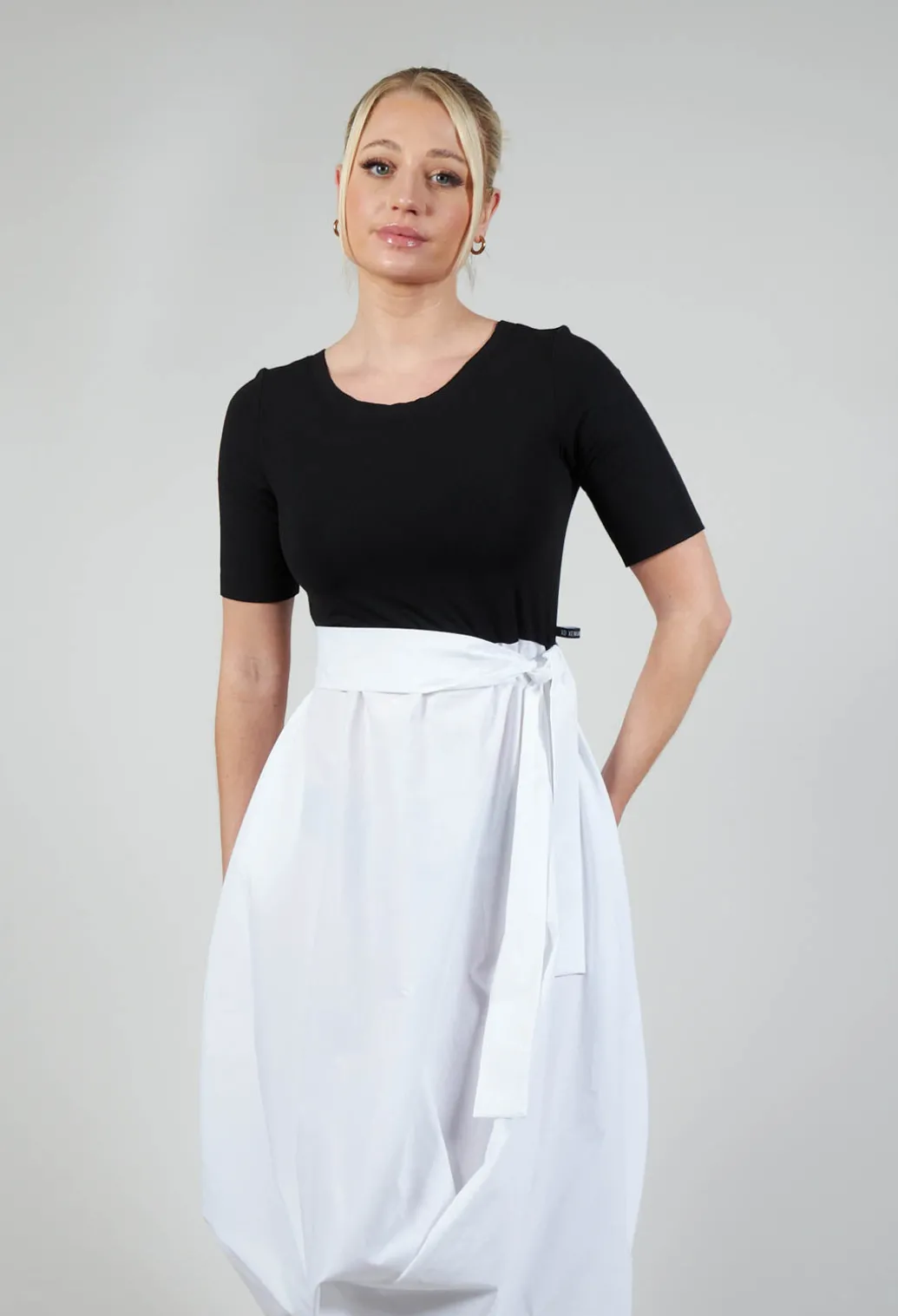 LEMU1 Dress in Black with White