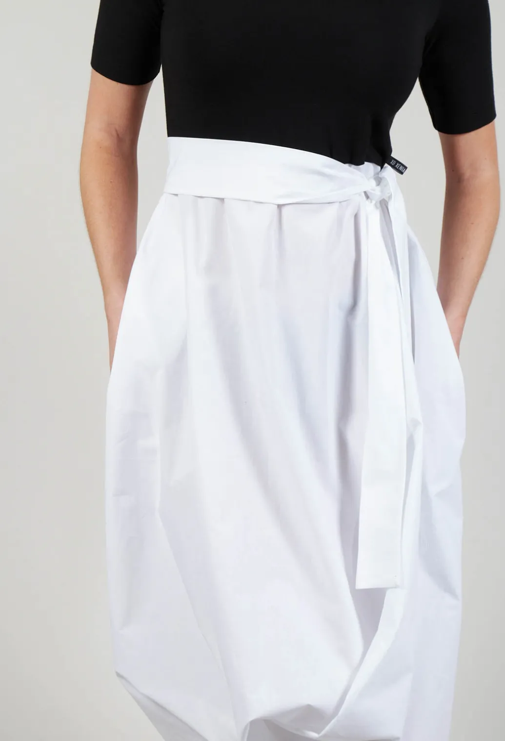 LEMU1 Dress in Black with White