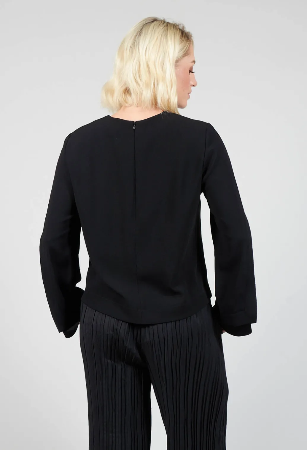 Leo Blouse in Black
