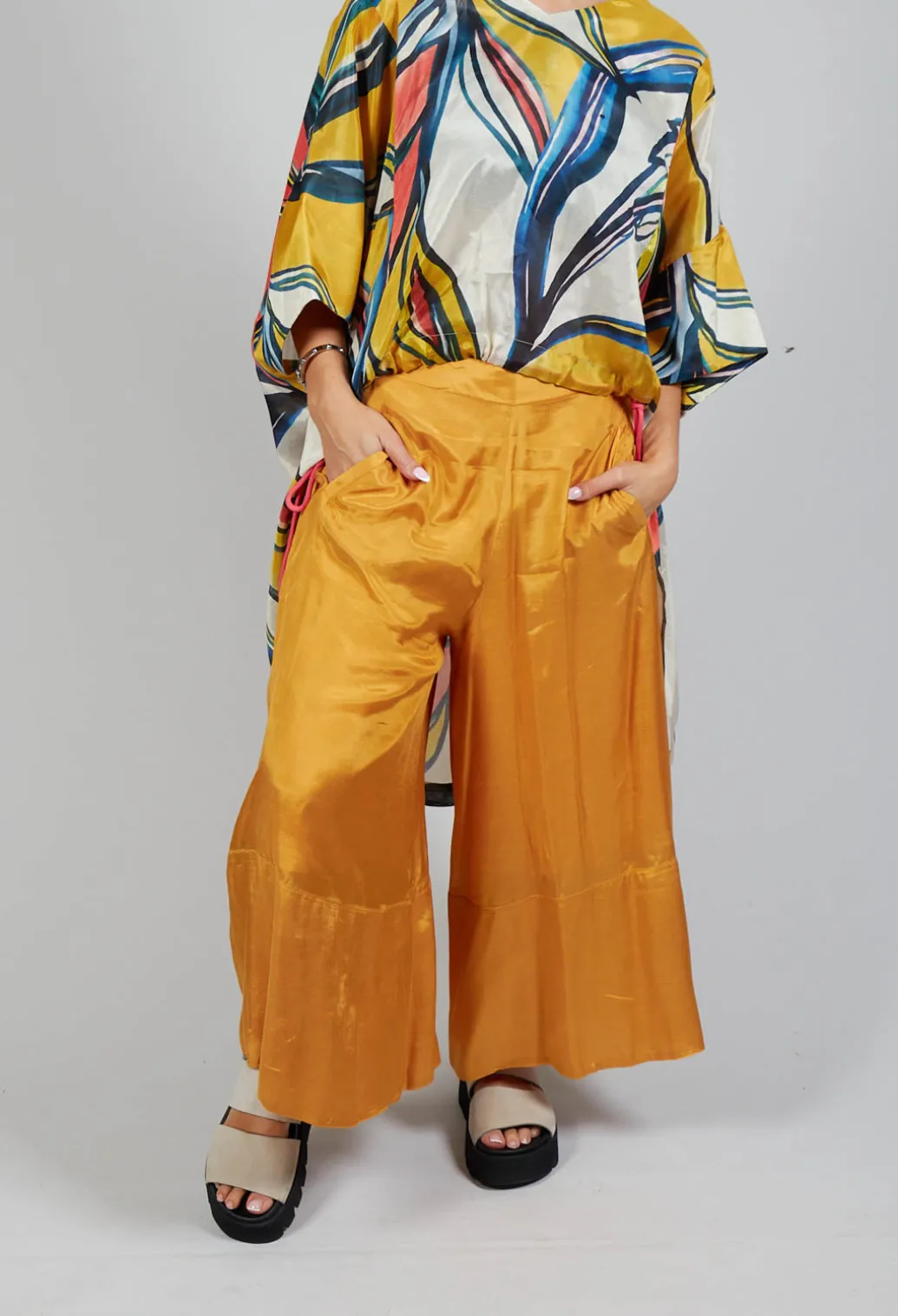 Lightwear Culottes in Beige Saffron