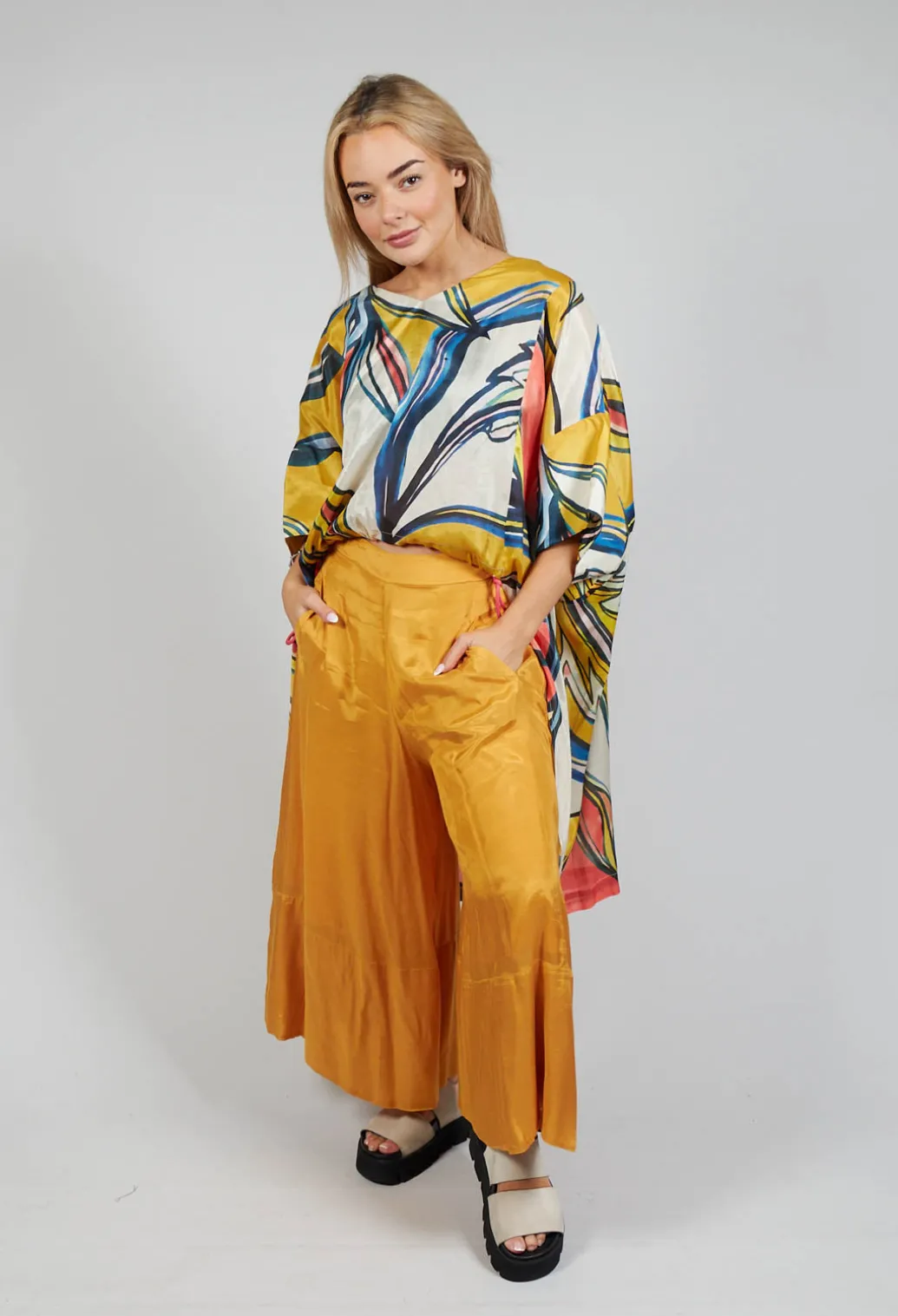 Lightwear Culottes in Beige Saffron