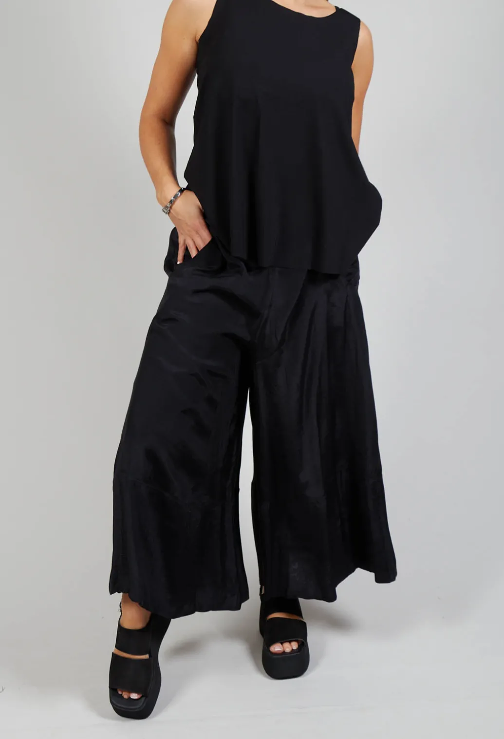 Lightwear Culottes in Black