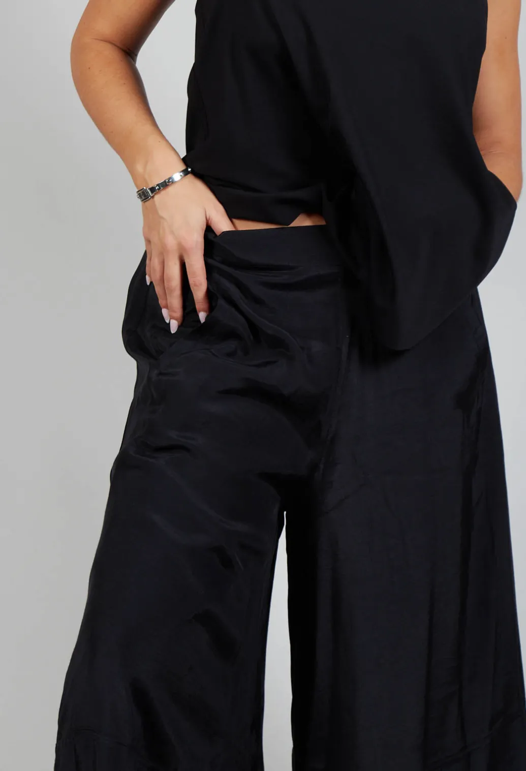 Lightwear Culottes in Black