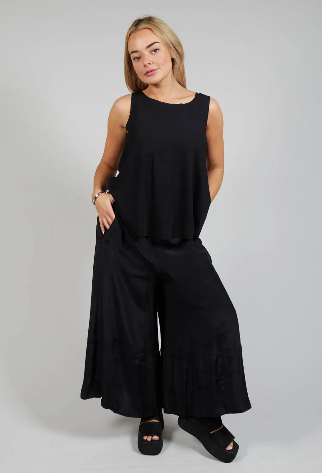 Lightwear Culottes in Black