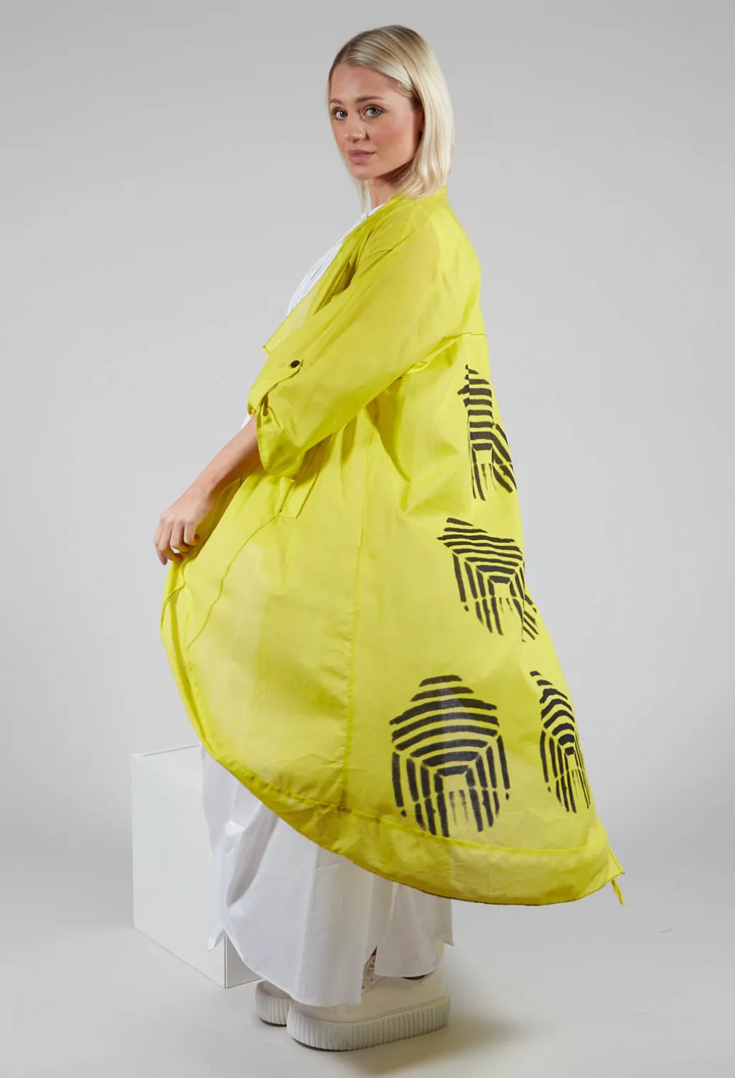 Lightwear Jacket in Lime Black