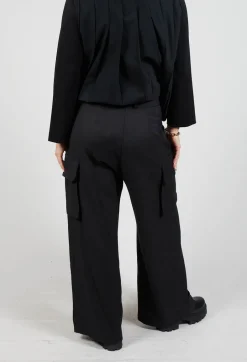 Lightweight Cargo Trousers in Nero