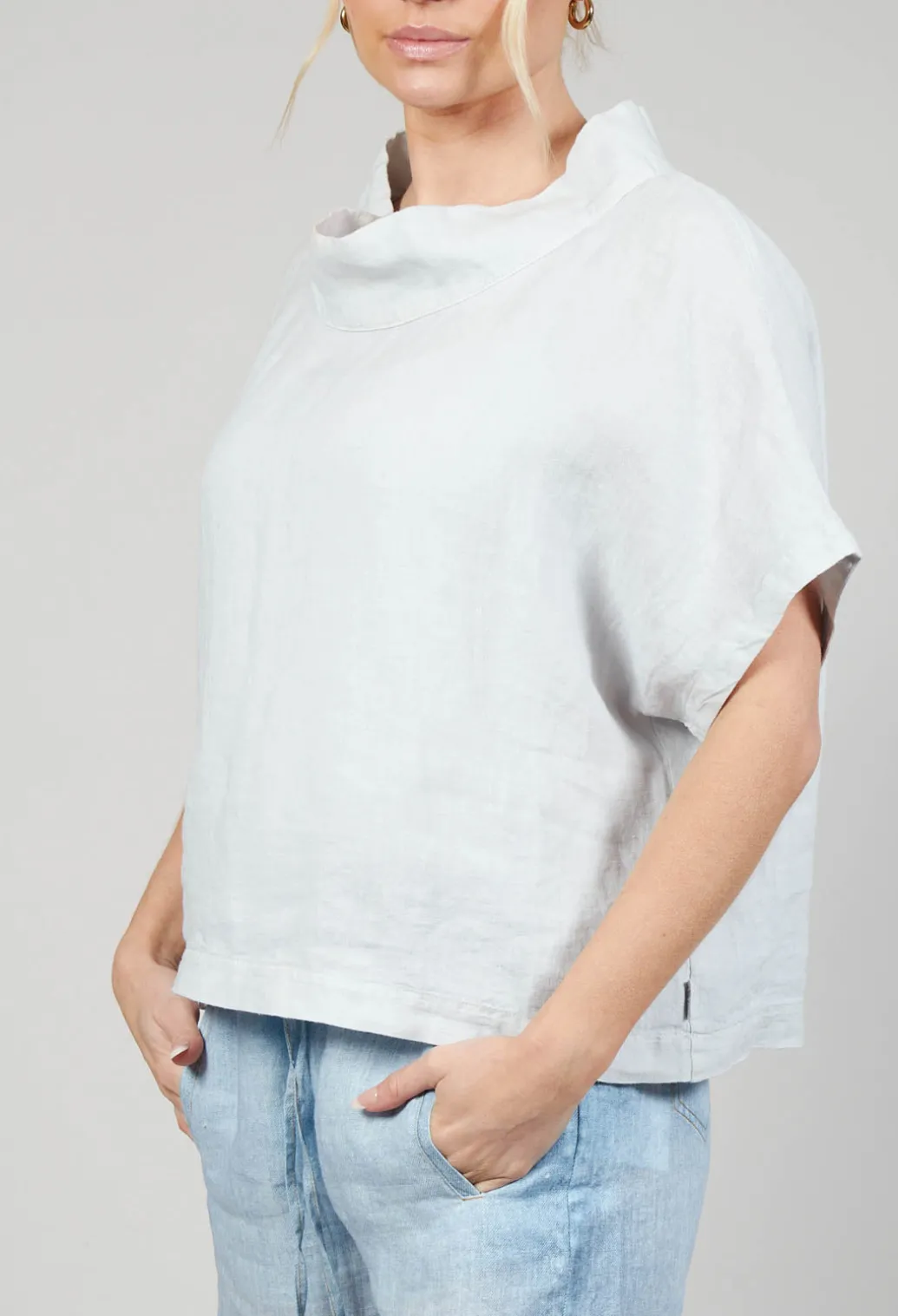 Linen Diva Top in Greige