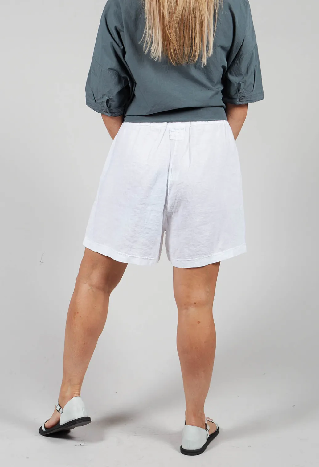 Linen Shorts in White