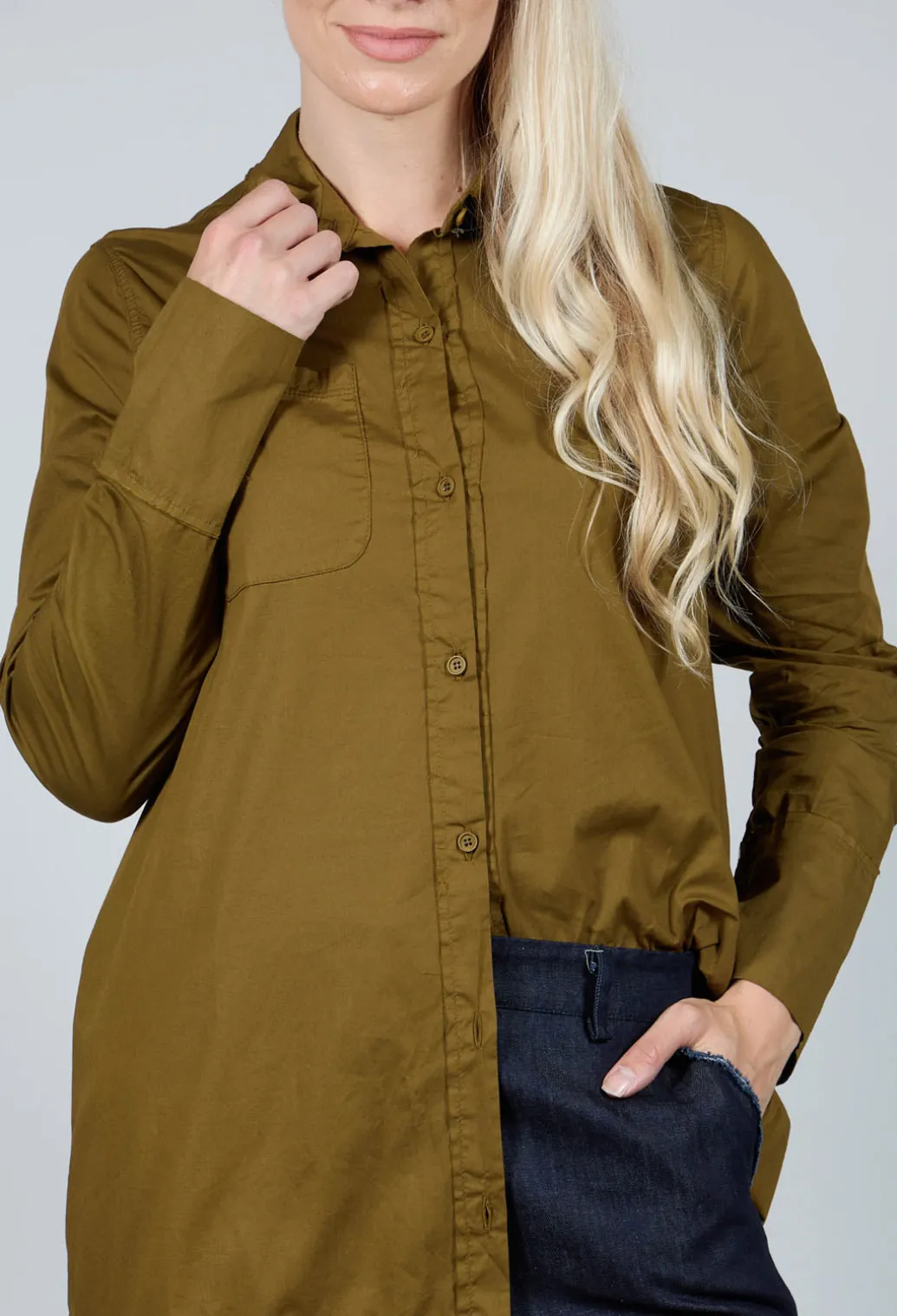 Long Sleeved Shirt in Oliva