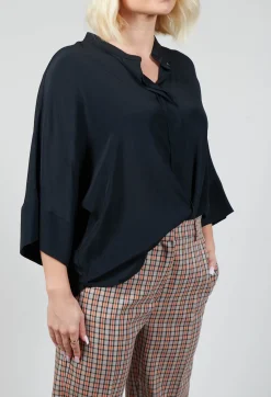 Longline Shirt in Black