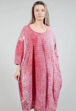 Loose Fit Tulip Hem Dress in Placed Chili Print