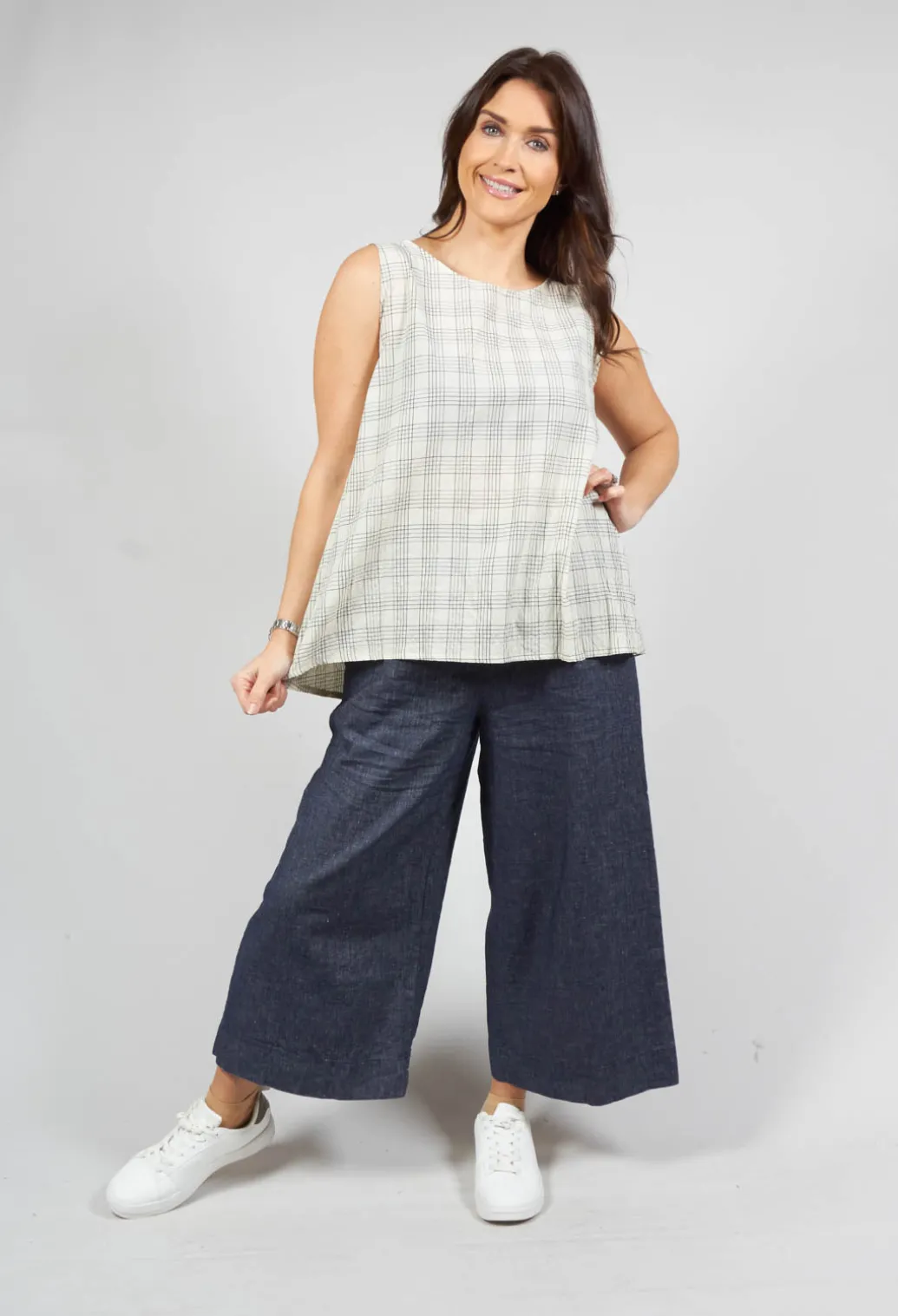 Macro G Sleeveless Top in Quadro Nero