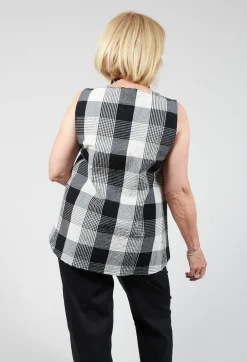 Macro Q Shirt in Nero