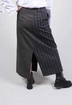 Maxi Skirt in Black