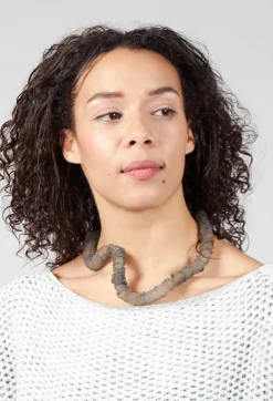 Metallic Choker in Silver