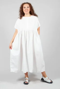 Modeapostel Dress in Schnee