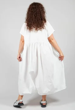 Modeapostel Dress in Schnee