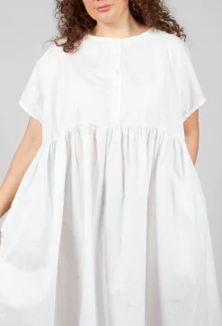 Modeapostel Dress in Schnee