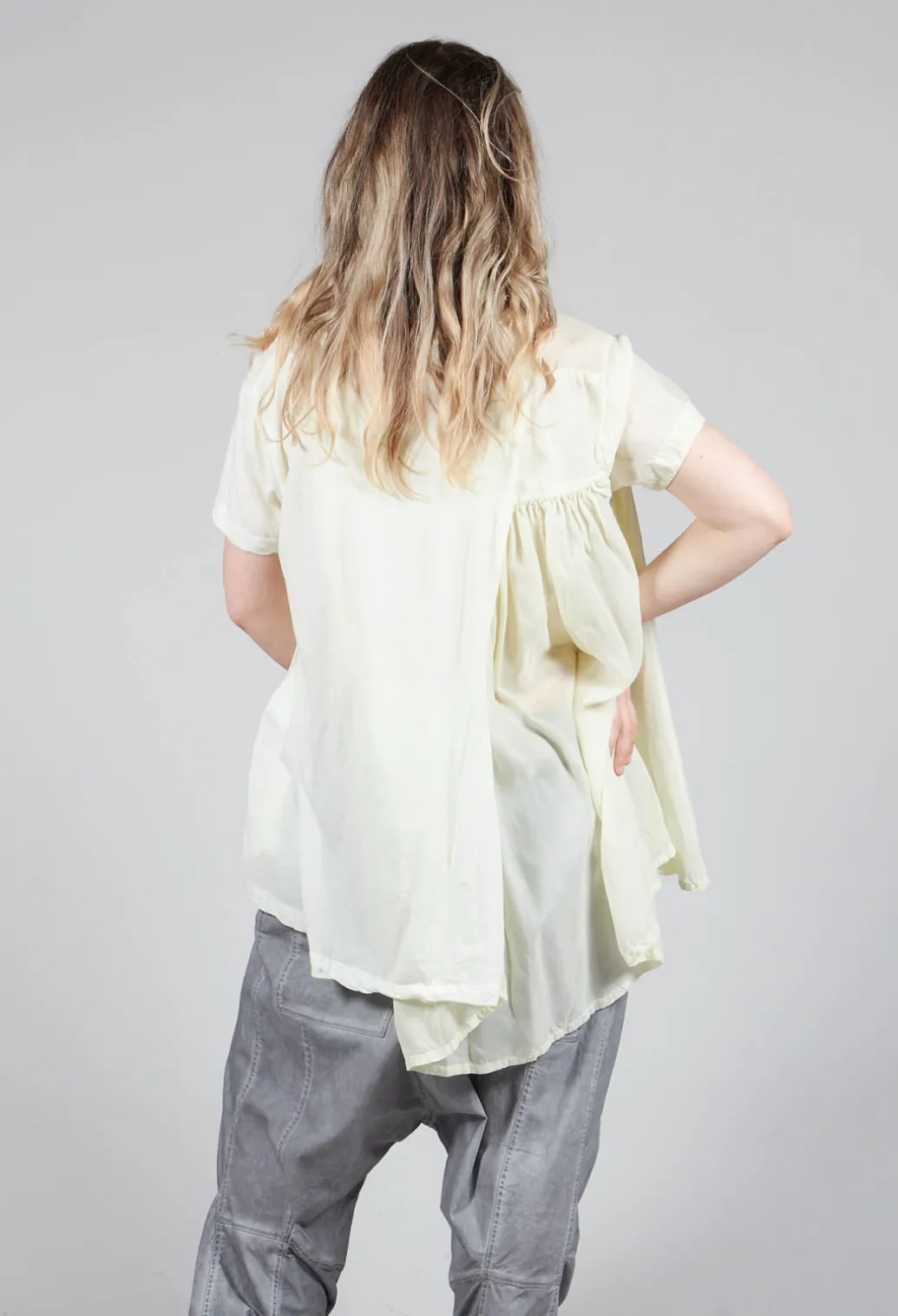 Mullet Back T-Shirt in Lilly 10% Cloud