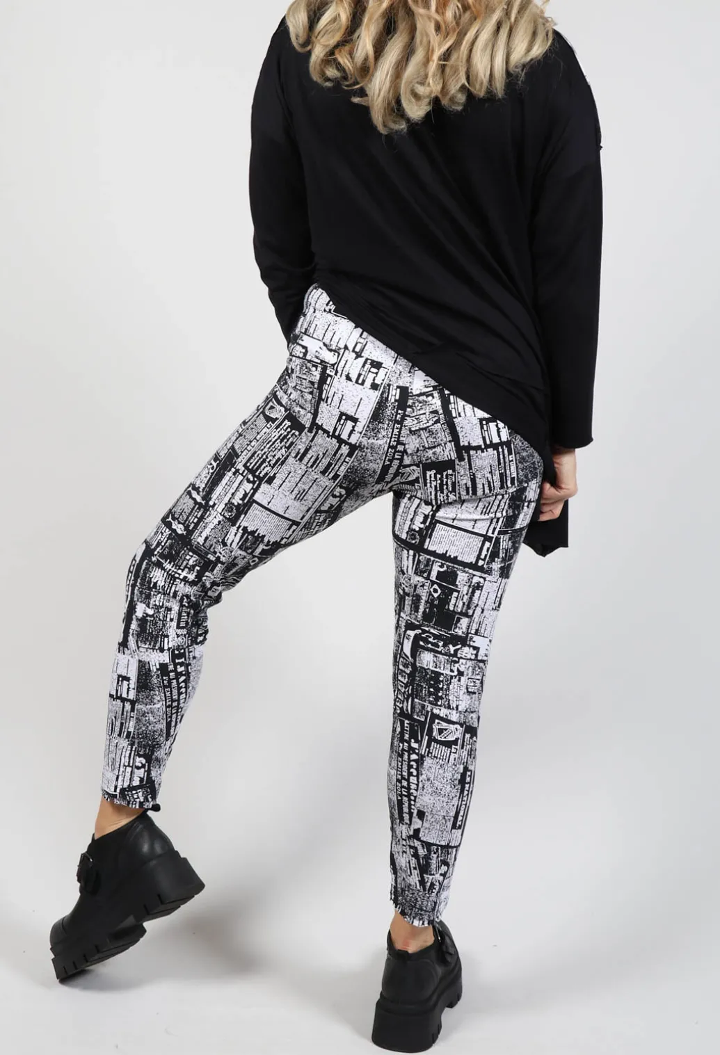 Newspaper Print Leggings in Black
