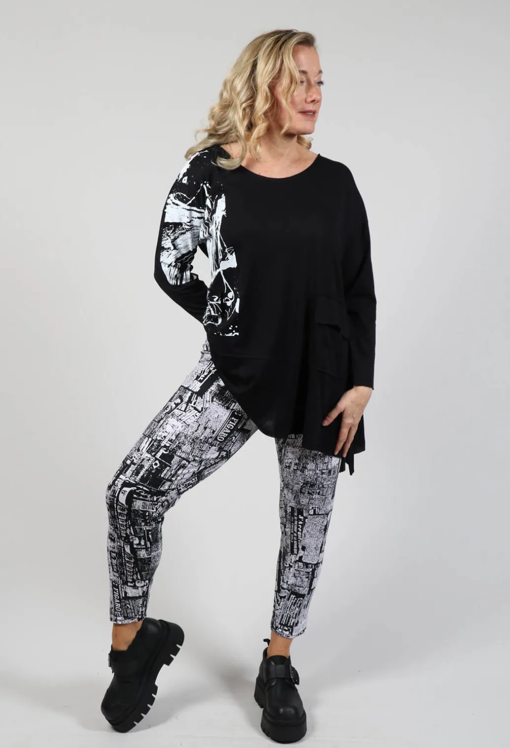 Newspaper Print Leggings in Black