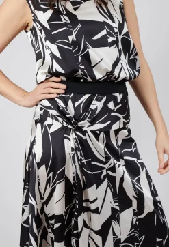 On Point Skirt in Navy Print