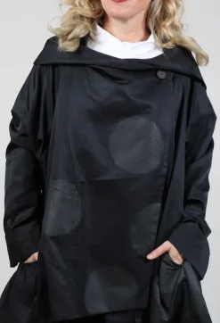 Open Collar Coat with Print in Black
